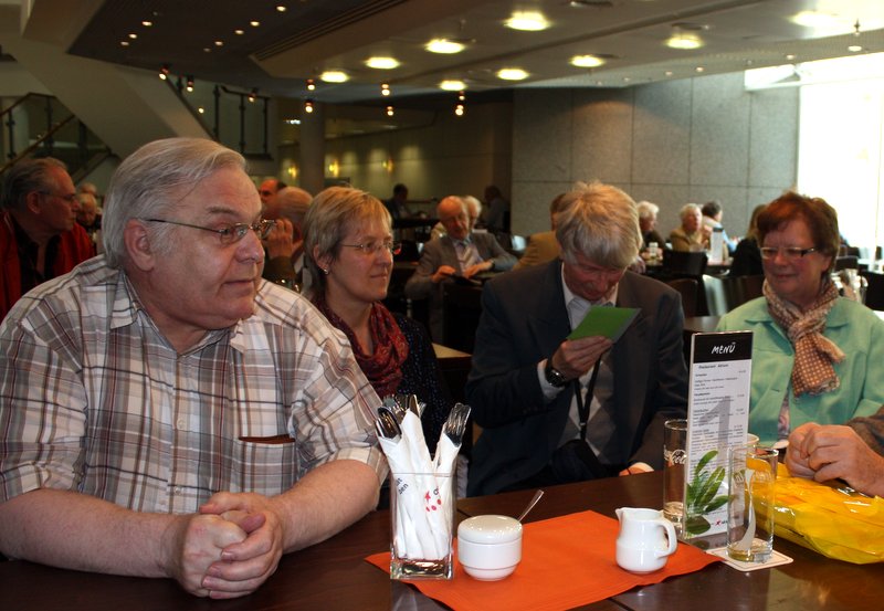 Briefmarken-Messe Essen, Von links: Manfred Schmidt, Cornelia Weber, Prof. Dr. Erhard Mörschel, Frau Mörschel